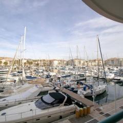 Apartment With Balcony And View On The Port