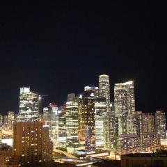 Downtown High-rise Condo- CN Tower View