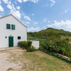 4 Bedroom Lovely Home In Podstrana