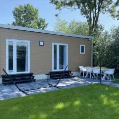 Prachtige nieuwe chalet met tuin op De Friese Wadden