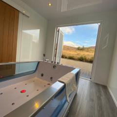 Highland Stays - Ben View Room & Jacuzzi Bath