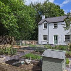 Riverside cottage walking distance into Caernarfon