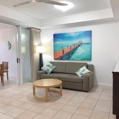 REEF RETREAT APARTMENTS PALM COVE Unit 11