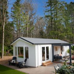 StayatSas Tiny House Sam in de bossen op de Veluwe!