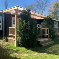 Tasteful chalet with veranda in the Veluwe