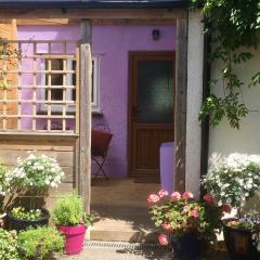 Cute self-contained guest room with ensuite and private decked porch in Glastonbury