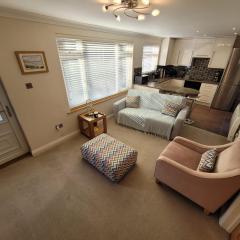 The Mumbles - Bungalow - 2 Bedrooms - Pet Friendly