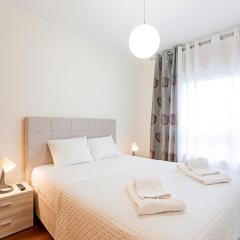 2BR Flat by Metro w/ Free Parking by LovelyStay