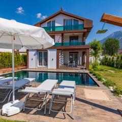 4 Beds, Luxury Holiday Villa in Hisarönü Ölüdeniz Villa Mia