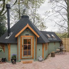 Punch Tree Cabins Couples Outdoor Bath