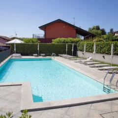 Residenza La Corte Visconti - flat with pool and patio