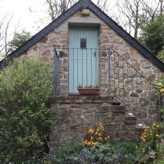 Cozy Camborne Studio Retreat with two single beds