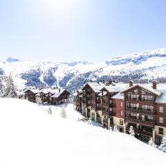 2 Bed Ski in and Ski out Luxury Apt in 5 star Residence