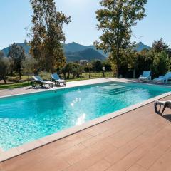 Villa con Piscina al Circeo in un oasi di parco