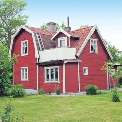 Lovely Home In Lärbro With Kitchen