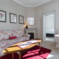 Three bedroom two bathroom apartment in center of Cannes on quiet street minutes from the Palais - 2002