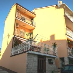 Apartmani Crikvenica 30091 - Mandekic