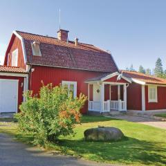 Beautiful Home In Orrefors With Lake View