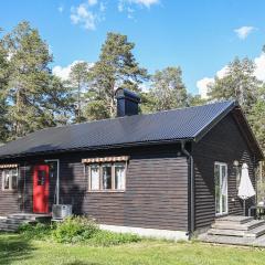 Lovely Home In Lärbro With Kitchen