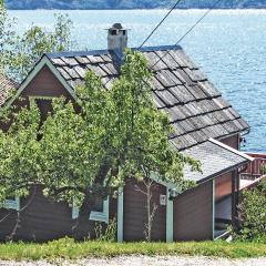 2 Bedroom Cozy Home In Ålvik