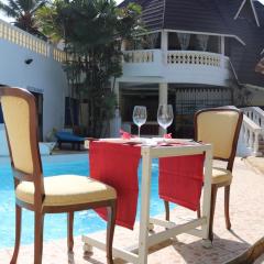 Lovely 4-Bed Villa Family oriented or a smallgroup