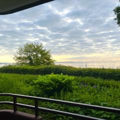 Moderne 3-Zi-Wohnung mit Meerblick direkt am Strand