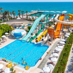 Bellis Deluxe Hotel & Heated for Winter Aqua Park