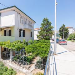 Apartment Luiza with Terrace