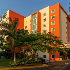 Holiday Inn Express & Suites Cuernavaca, an IHG Hotel