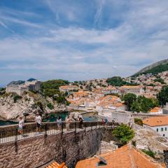 ART DECO DUBROVNIK ROOMS by DuHomes