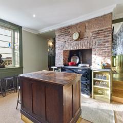 River View: Characterful Townhouse, Stunning Views