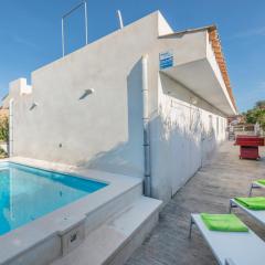 Casa Blanca, pool and beach