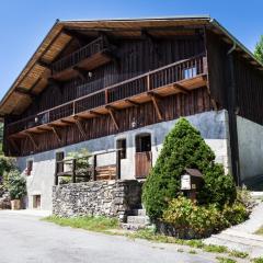 Chalet familial authentique avec jardin/cheminée