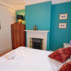 Cosy 1-Bed Escape with Free Parking - At Hem