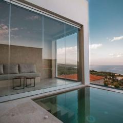 Mani Luxury Suites and Studios in Gytheio with Private Pools