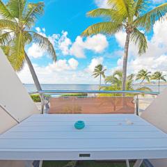 Deja Blue - Comfortable Beachfront condo