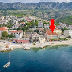 Apartments by the sea Mali Rat (Omis) - 16437