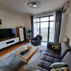 B-G Waterfront Apartment