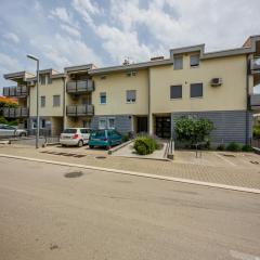 Apartments with a parking space Kastel Stari, Kastela - 18812