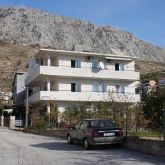 Apartments with a parking space Dugi Rat, Omis - 7481