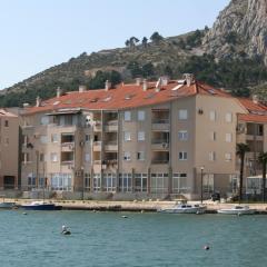 Apartments by the sea Omis - 7577