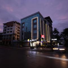 Royal Plaza Suites by RAK Rooms, Mangaluru