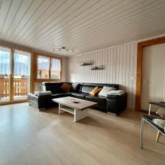 Chalet Diana - Spacious flat - Village core - South facing - Ski-in/Ski-out