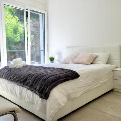 Apartment PALMA - Central & Cozy with Free Private Parking