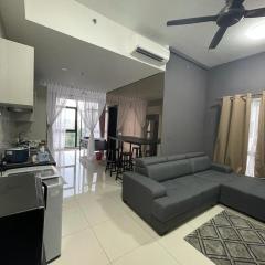 Kyra Homestay Centrus SOHO Cyberjaya *wifi and pool*