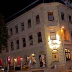 Traditionsgasthaus Goldener Löwe Riesa Restaurant & Pension