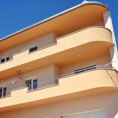 Apartments with a parking space Dugi Rat, Omis - 17287