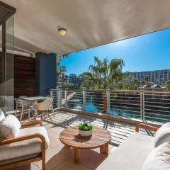 Luxury Waterfront Marina Apartment