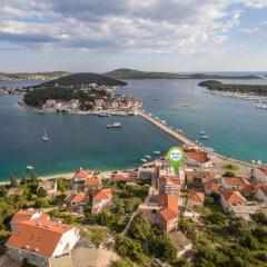 Apartments by the sea Rogoznica - 17978