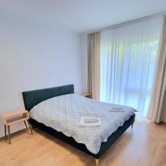 Lily Central Apartment with free parking